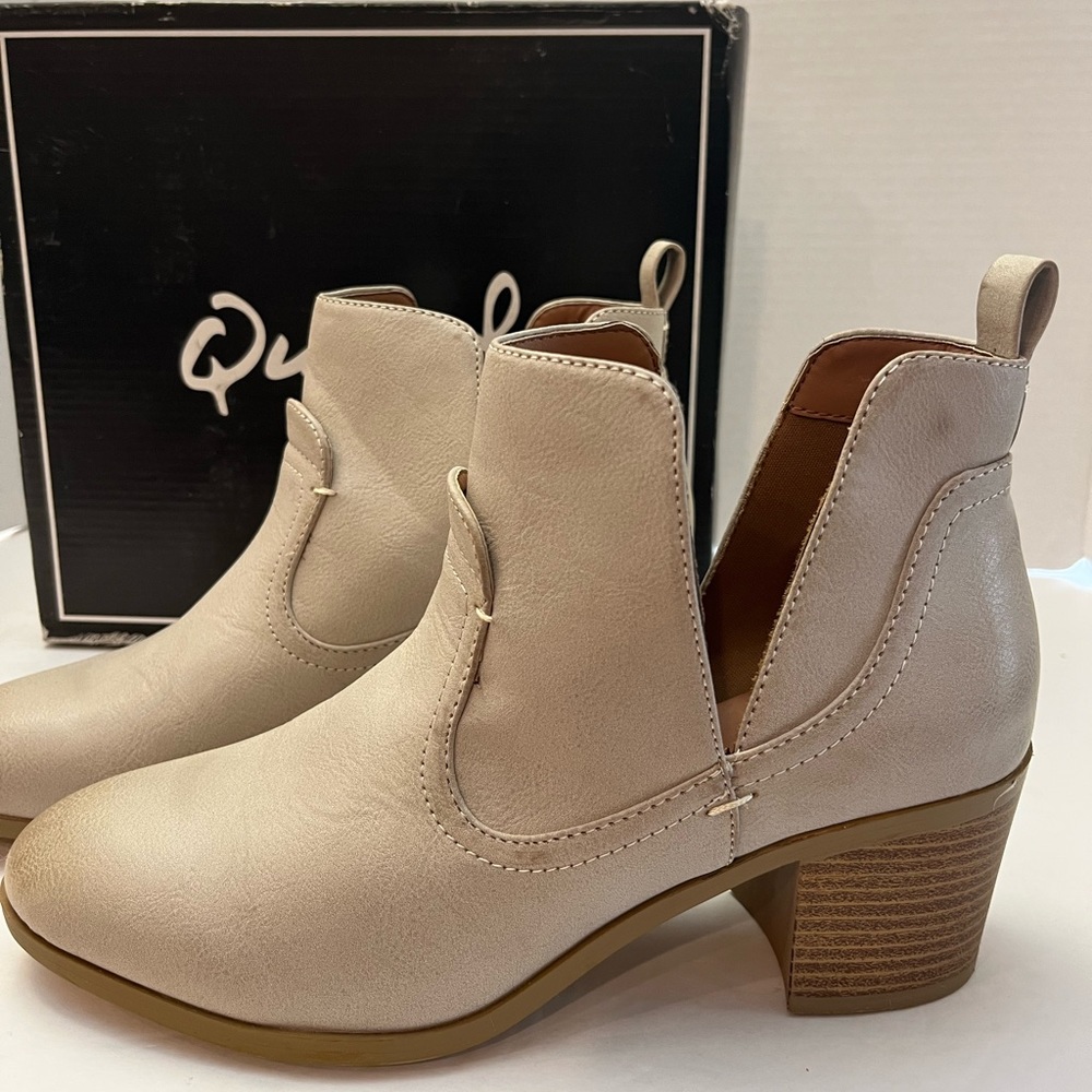 Quips Topanga Bootie size 7